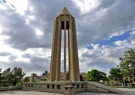 آرامگاه بوعلی سینا